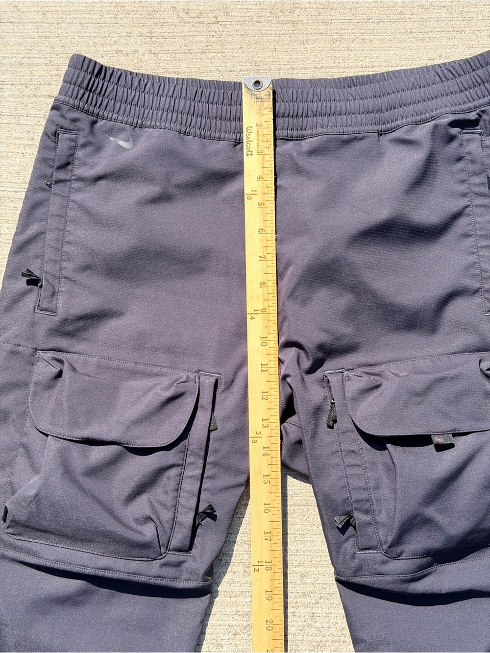 Nike Dark Navy Cargo Capri Pants with Multiple Pockets L - Picture 10 of 13